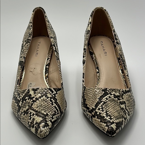 New Tahari Sofiya Kitten Heel Pumps 9 Snakeskin Pointy Toe Beige Black Classic - Picture 3 of 16
